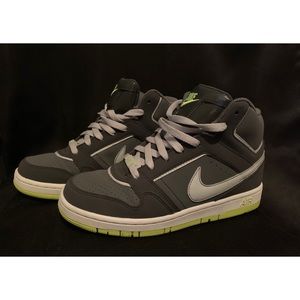 Nike Womens Air Prestige III High